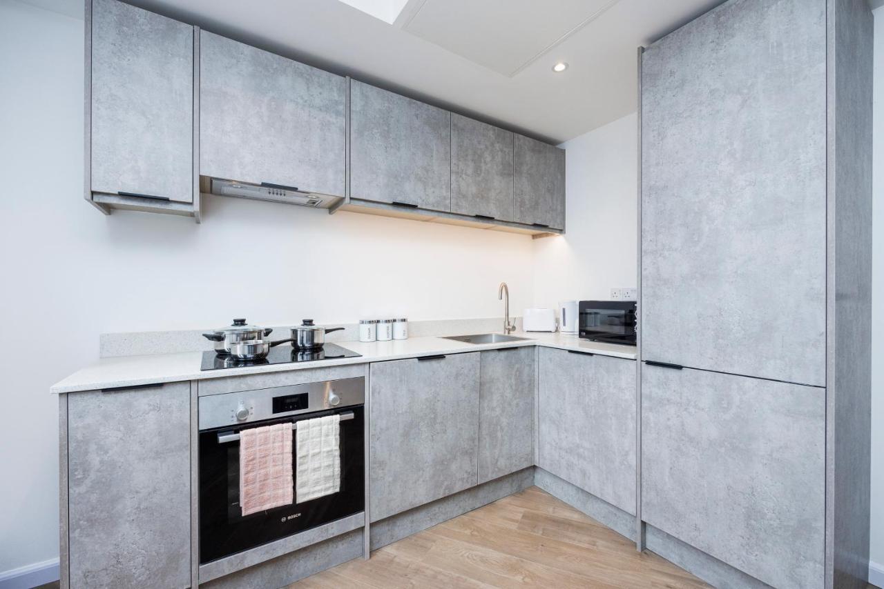 Cresta House - Modern Apartments Лутон Екстер'єр фото