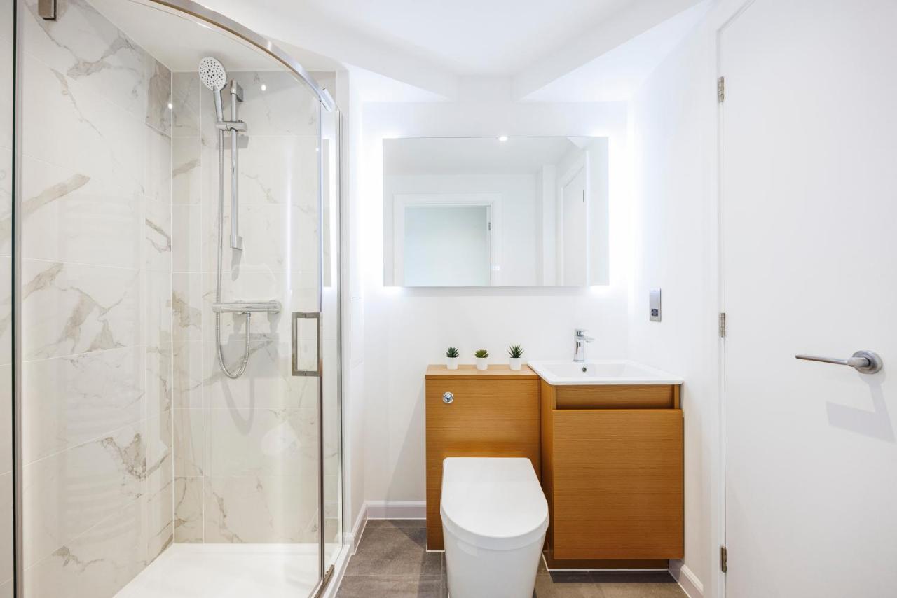 Cresta House - Modern Apartments Лутон Екстер'єр фото