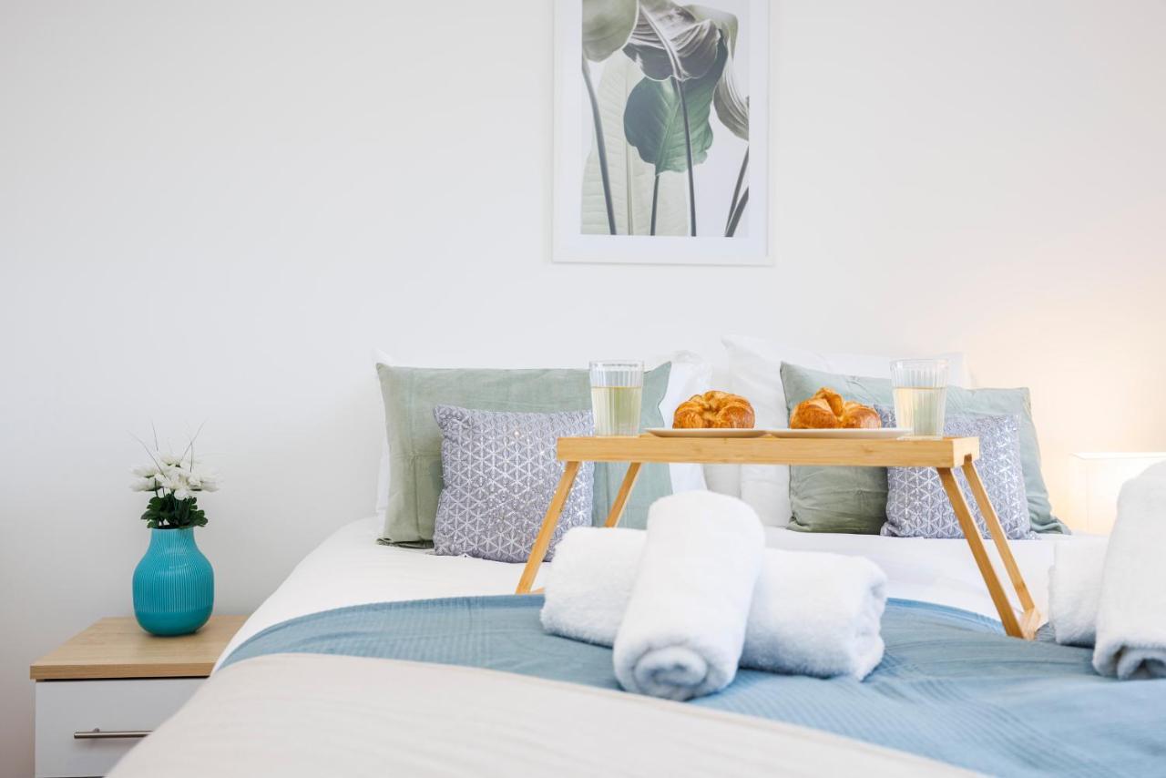 Cresta House - Modern Apartments Лутон Екстер'єр фото