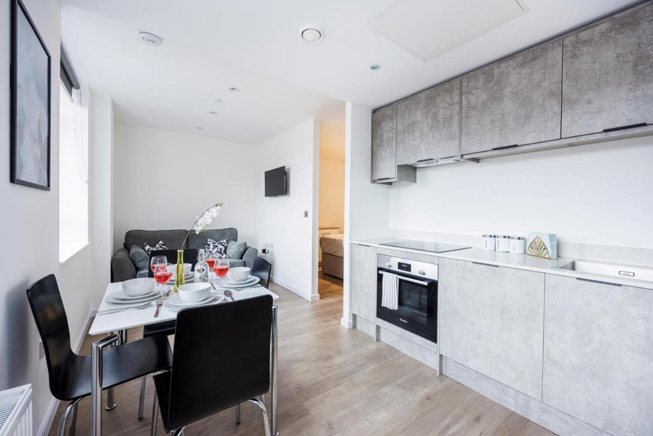Cresta House - Modern Apartments Лутон Екстер'єр фото