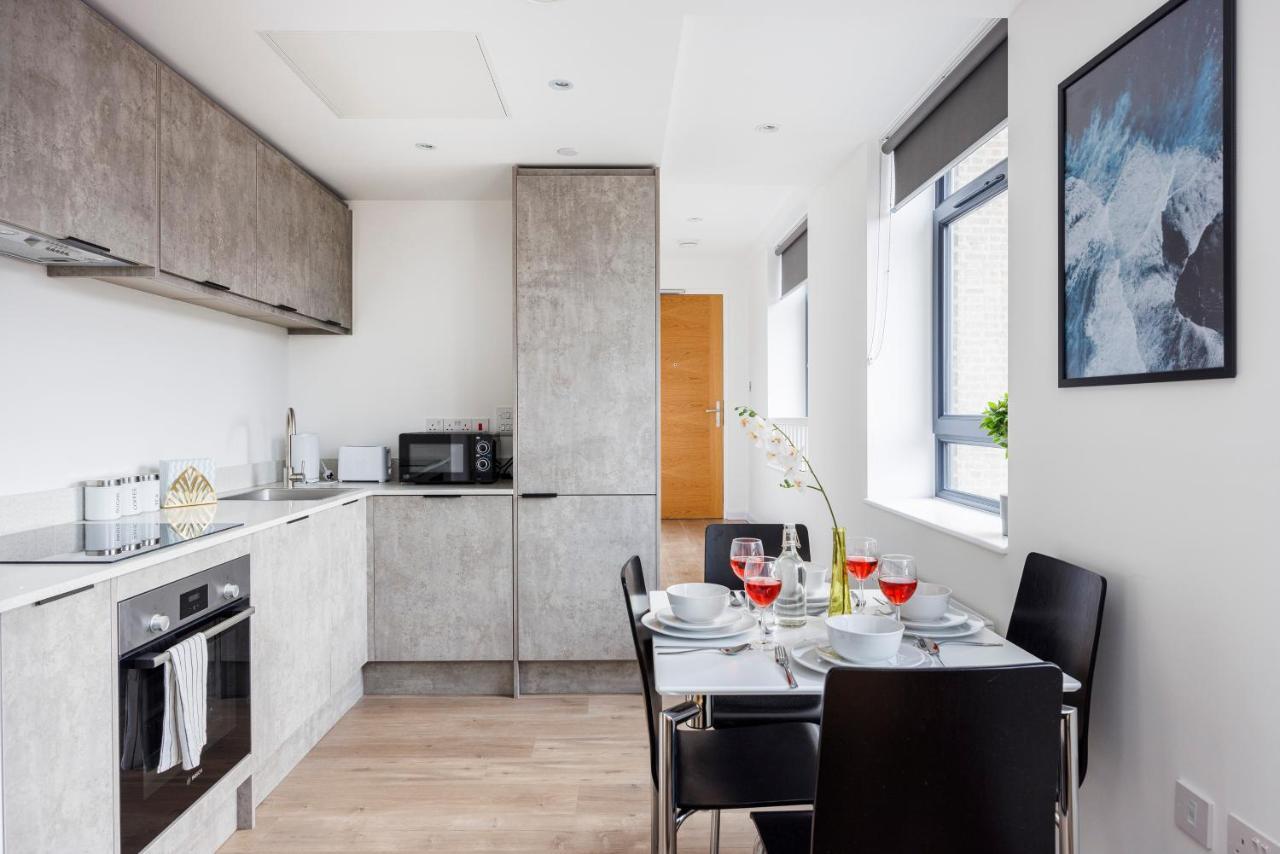 Cresta House - Modern Apartments Лутон Екстер'єр фото
