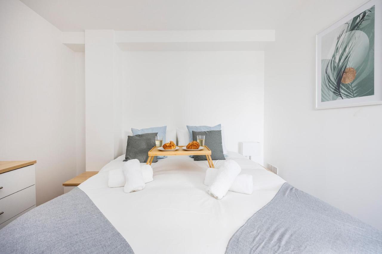 Cresta House - Modern Apartments Лутон Екстер'єр фото