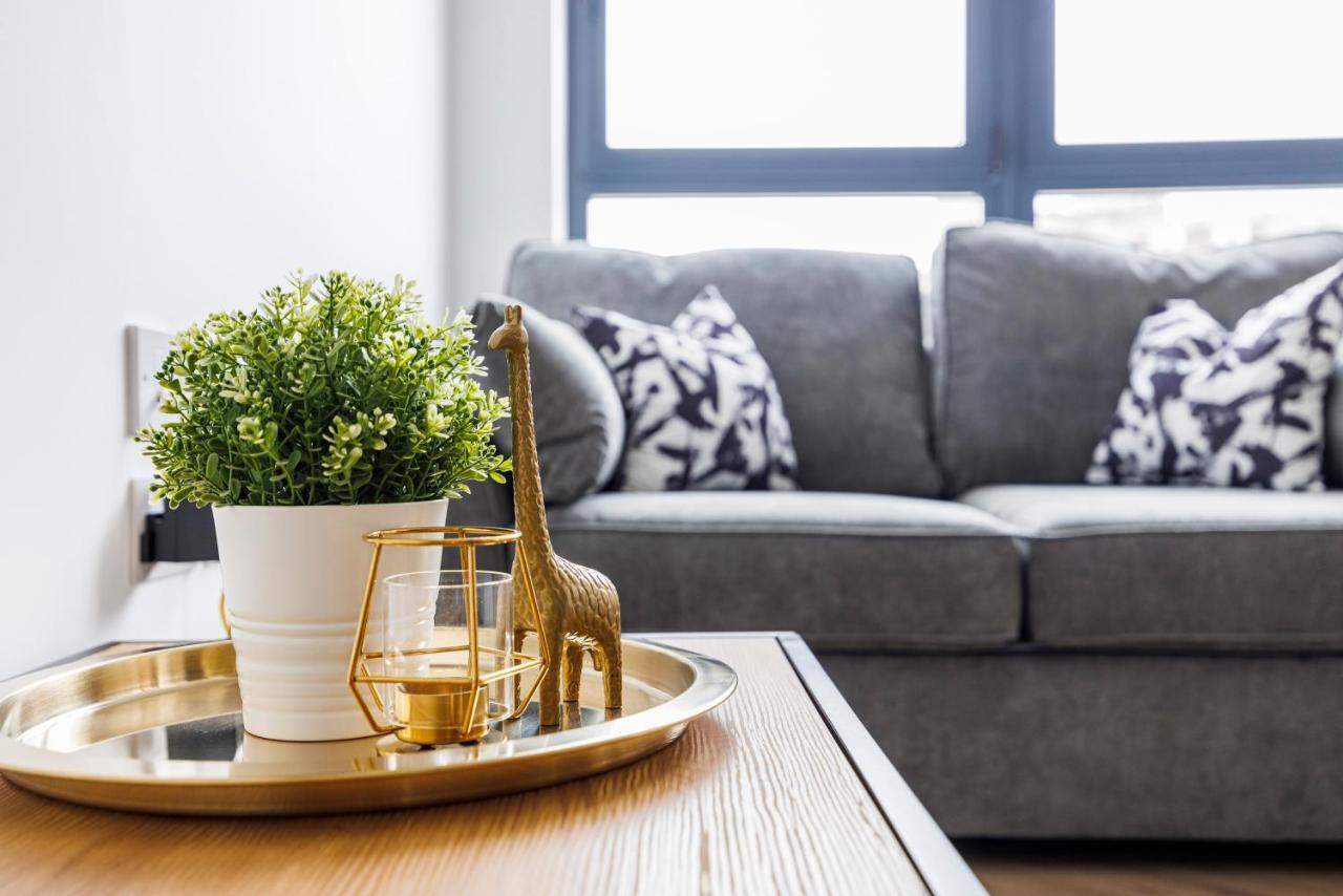 Cresta House - Modern Apartments Лутон Екстер'єр фото