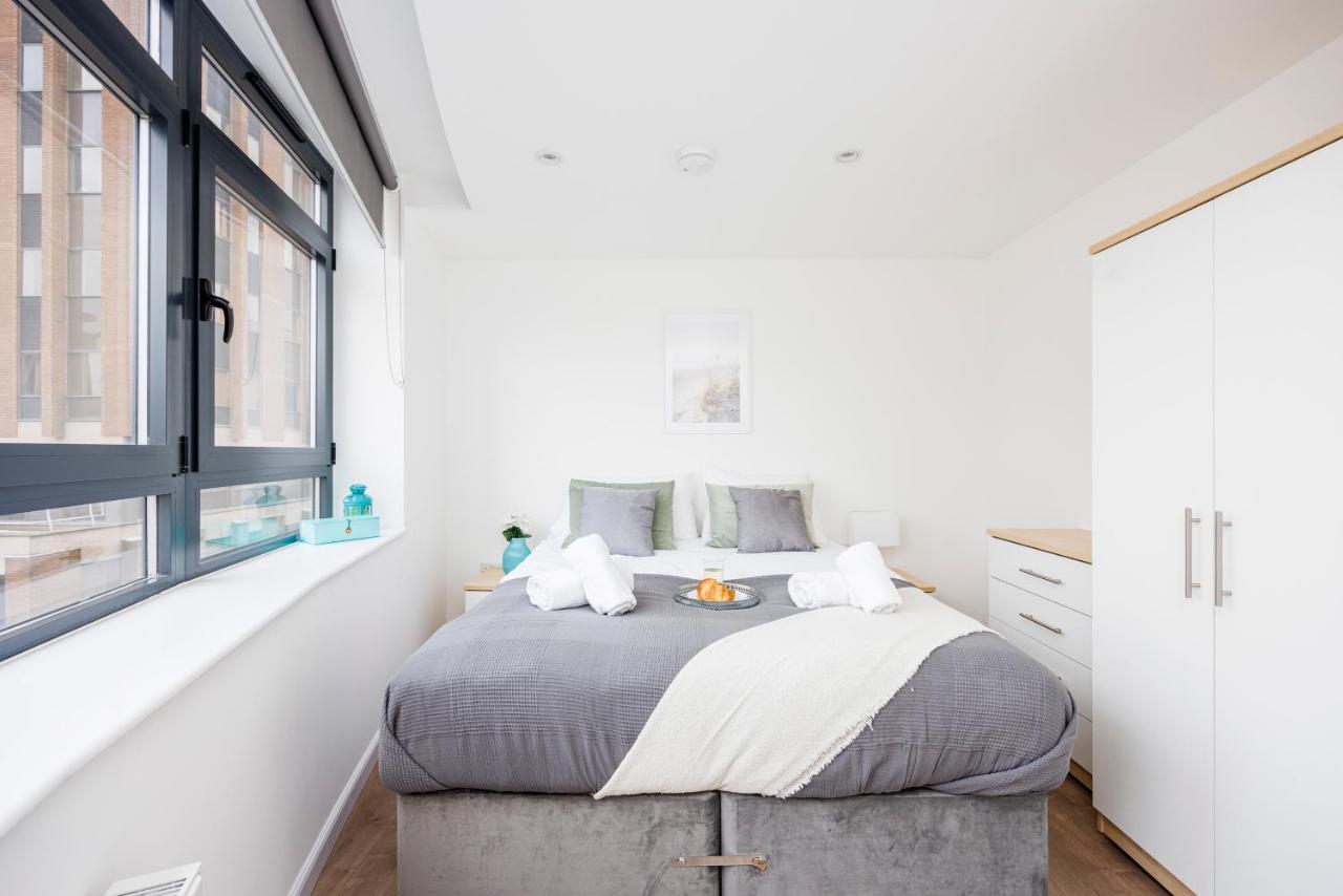 Cresta House - Modern Apartments Лутон Екстер'єр фото