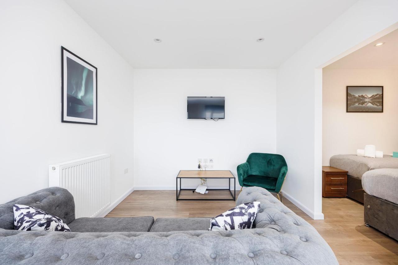 Cresta House - Modern Apartments Лутон Екстер'єр фото