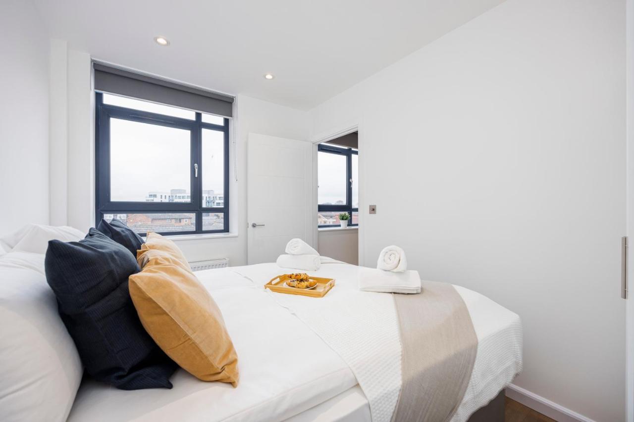 Cresta House - Modern Apartments Лутон Екстер'єр фото